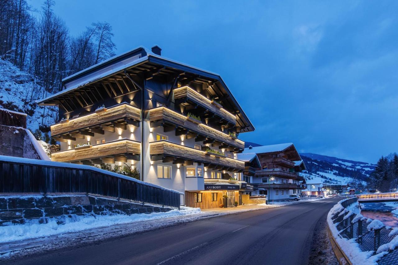 Boutique Hotel Anybody Saalbach-Hinterglemm Exterior foto